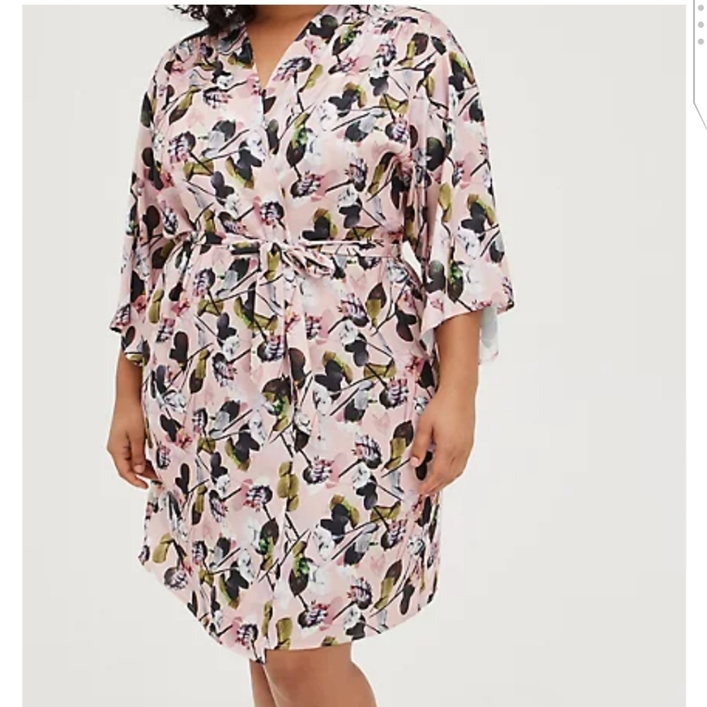 🆕🌺 1X/2X SATIN PINK ROSES SELF TIE MIDI ROBE🌺 - Picture 3 of 7